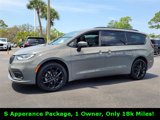 Certified 2023 Chrysler Pacifica Touring-L w/ S Appearance Package image 3