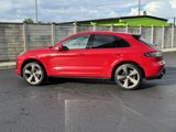 Certified 2024 Porsche Macan image 2