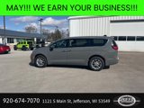 Used 2023 Chrysler Pacifica Touring-L image 6