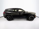 Used 2023 Jeep Grand Cherokee Limited w/ Black Appearance Package image 4