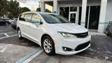 Used 2020 Chrysler Pacifica Limited image 3
