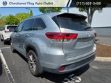 Used 2017 Toyota Highlander AWD V6 image 4