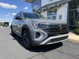 New 2026 Volkswagen Atlas Peak Edition image 2