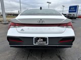Used 2024 Hyundai Elantra SEL image 4