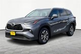 Used 2021 Toyota Highlander XLE image 2