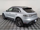 Used 2025 Porsche Macan image 3