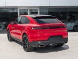 Certified 2024 Porsche Cayenne Coupe image 3