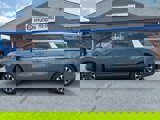 Used 2024 Kia Carnival EX image 2