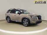 New 2025 Nissan Pathfinder Platinum image 3