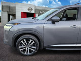 New 2025 Nissan Pathfinder Platinum image 2