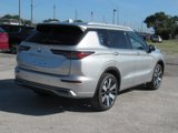 New 2025 Mitsubishi Outlander SEL image 3