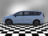 Used 2024 Chrysler Pacifica Select image 4