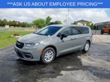 New 2025 Chrysler Pacifica Select image 5