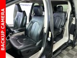 Used 2023 Chrysler Pacifica Touring-L image 4