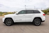 Used 2019 Jeep Grand Cherokee Laredo image 2