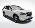 New 2025 Nissan Pathfinder Platinum image 3