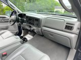 Used 2005 Ford Excursion XLT image 3