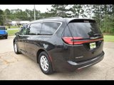 Used 2022 Chrysler Pacifica Touring-L image 4
