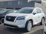 New 2025 Nissan Pathfinder Platinum image 3