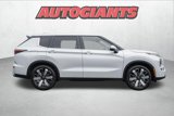 New 2025 Mitsubishi Outlander SE image 3