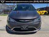 Used 2020 Chrysler Pacifica Touring-L image 2