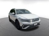 Used 2024 Volkswagen Tiguan SE image 3