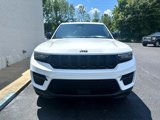 Used 2024 Jeep Grand Cherokee Altitude image 2
