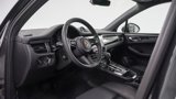 Certified 2025 Porsche Macan image 4