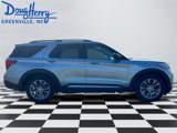 Used 2022 Ford Explorer XLT w/ Equipment Group 202A image 6
