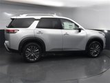 New 2025 Nissan Pathfinder SL image 3