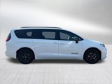 New 2025 Chrysler Pacifica Select image 3