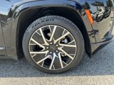 Used 2025 Jeep Wagoneer Limited image 5