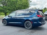 New 2025 Chrysler Pacifica Select image 3