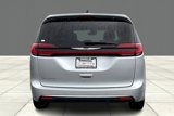 Used 2023 Chrysler Pacifica Touring-L image 4