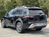 New 2025 Nissan Pathfinder SL w/ Black Appearance Package image 5