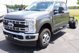 New 2025 Ford F350 4x4 Crew Cab DRW Super Duty image 6