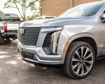 Used 2025 Cadillac Escalade Premium Luxury image 4