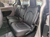 Used 2018 Chrysler Pacifica Touring-L image 5