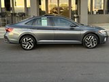 Used 2022 Volkswagen Jetta SEL image 3