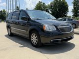 Used 2016 Chrysler Town & Country Touring image 4