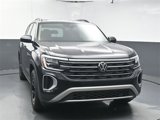 New 2025 Volkswagen Atlas Peak Edition SE image 2