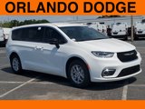 New 2025 Chrysler Pacifica Select image 2
