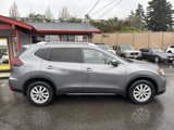 Used 2018 Nissan Rogue SV w/ Premium Package image 5