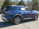 New 2025 Nissan Pathfinder Platinum image 3