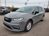 New 2025 Chrysler Pacifica Select image 2