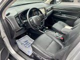 Used 2018 Mitsubishi Outlander SEL image 2