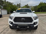 Used 2018 Toyota Tacoma TRD Off-Road image 2