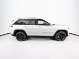 Used 2023 Jeep Grand Cherokee Limited w/ Black Appearance Package image 4