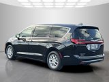 New 2025 Chrysler Pacifica Select image 3