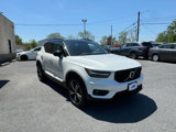 Used 2020 Volvo XC40 T5 R-Design image 2